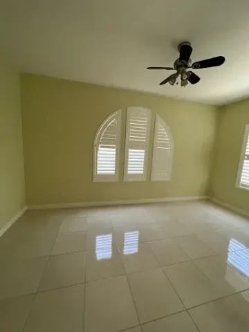 7290DEFE-24C4-4607-857E-2E1F4218D7E1